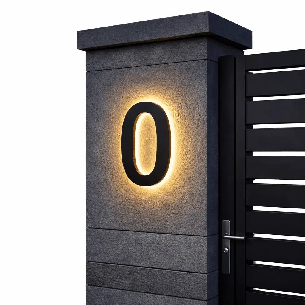 LED-husnummerskilt med bakgrunnsbelysning – moderne, opplyst inngangsskilt