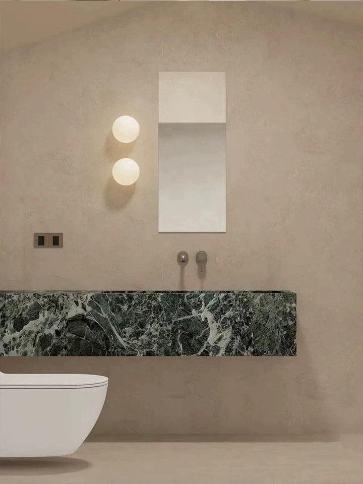Moderne LED-vegglampe med globe i matt glass, 1 lyskilde