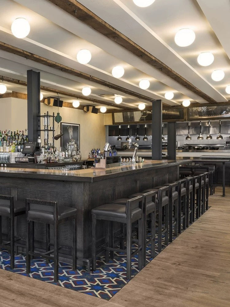 Moderne LED-vegglampe med globe i matt glass, 1 lyskilde