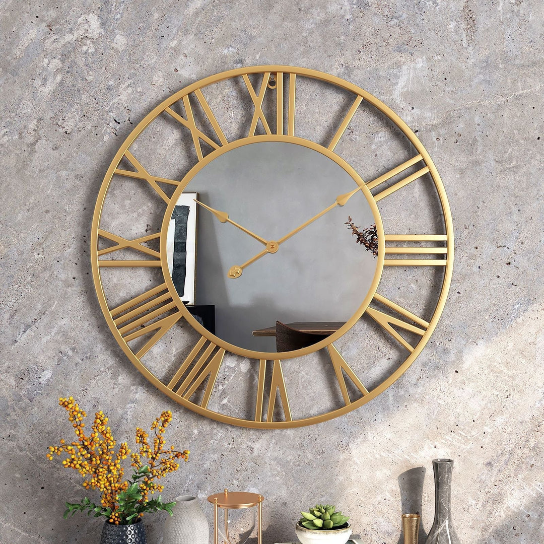 Stort vintage veggur i metall med speil, 39 cm