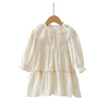 Barnekjole med blondekrage og lange ermer – Vintage sjarme for små trendsettere