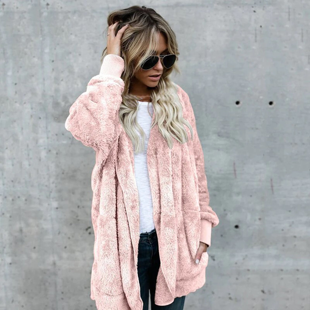 Reva - Lang cardigan med fleece hette.