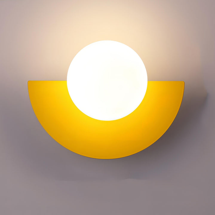 Nordisk halvsirkel vegglampe