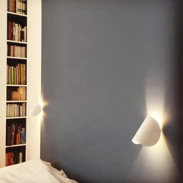 Justerbar Up-Down LED-vegglampe – varmt stemningslys, moderne design