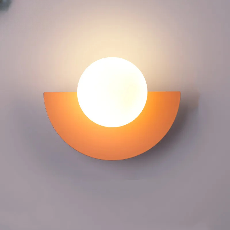 Moderne LED-vegglampe i geometrisk halvsirkelstil