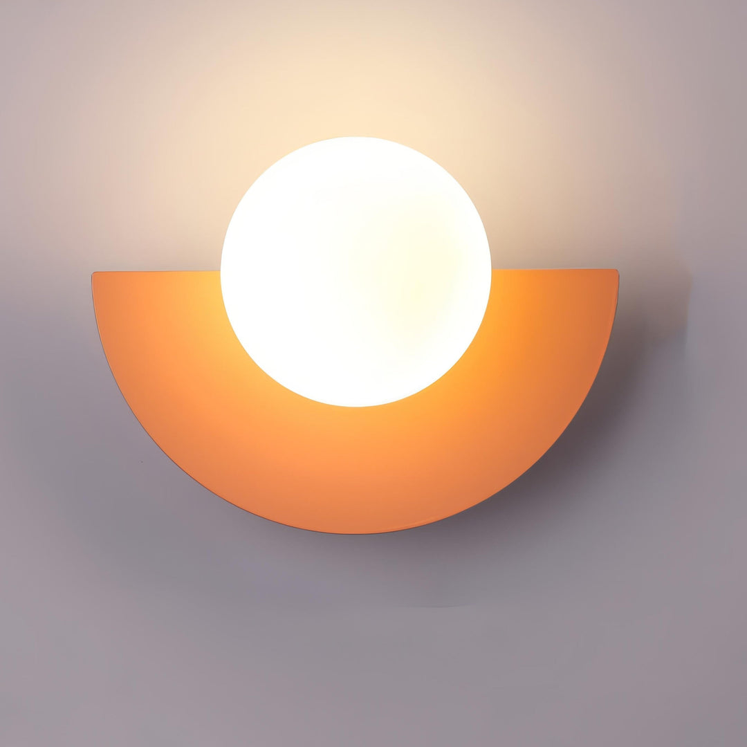 Nordisk halvsirkel vegglampe