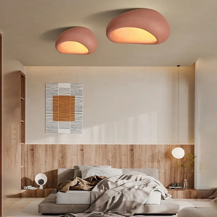 Tak-LED-lampe i wabi-sabi-stil – dekorativ taklampe med organisk form
