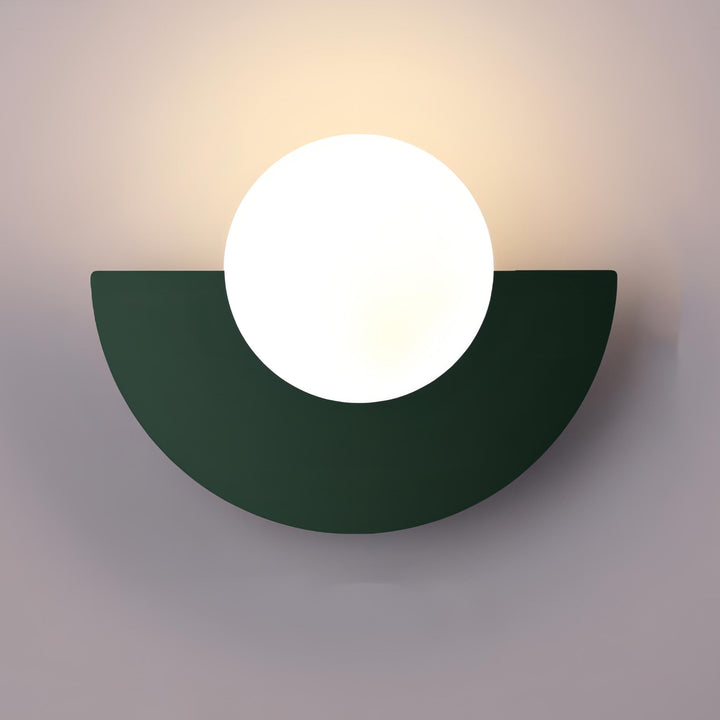 Nordisk halvsirkel vegglampe