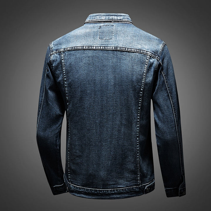 Urban Edge — Klassisk Denim Møter Biker Holdning