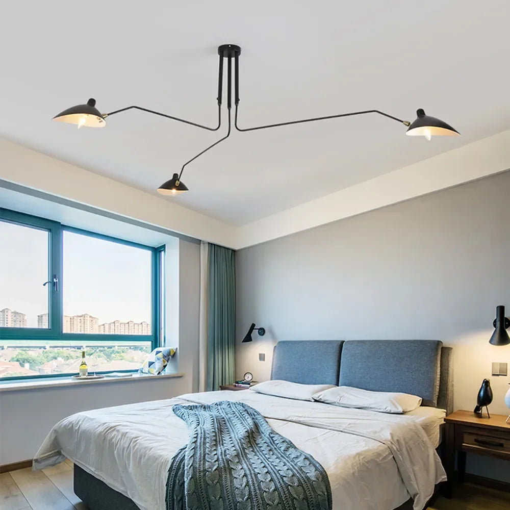 Svart taklampe med svingbare armer – moderne design