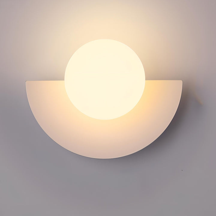 Nordisk halvsirkel vegglampe