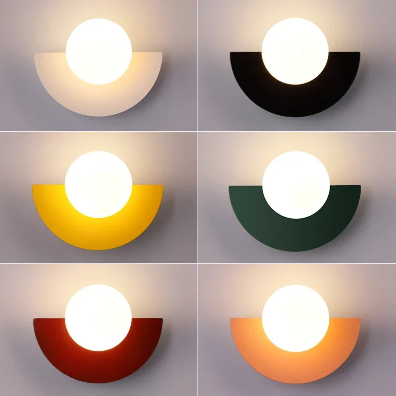 Moderne LED-vegglampe i geometrisk halvsirkelstil