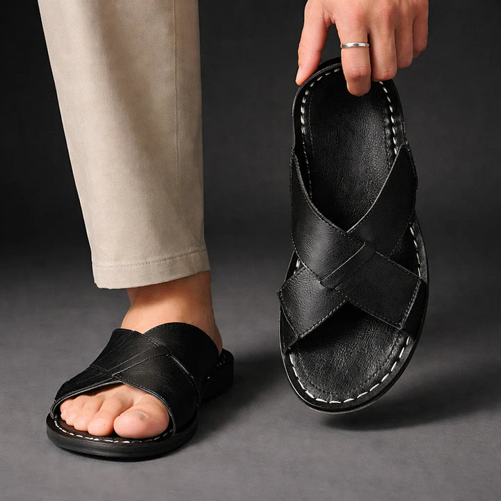 Sandaler til herre | Kryssede remmer og behagelig innstigning