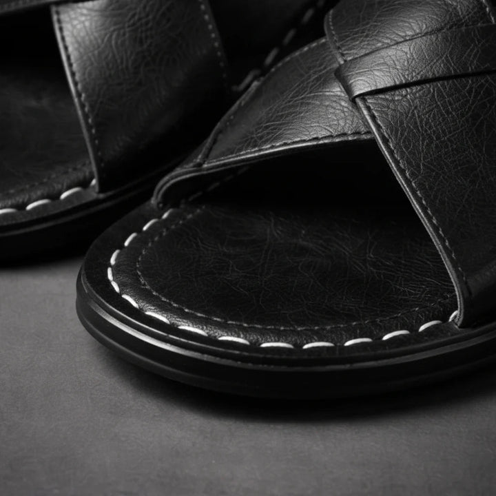 Sandaler til herre | Kryssede remmer og behagelig innstigning