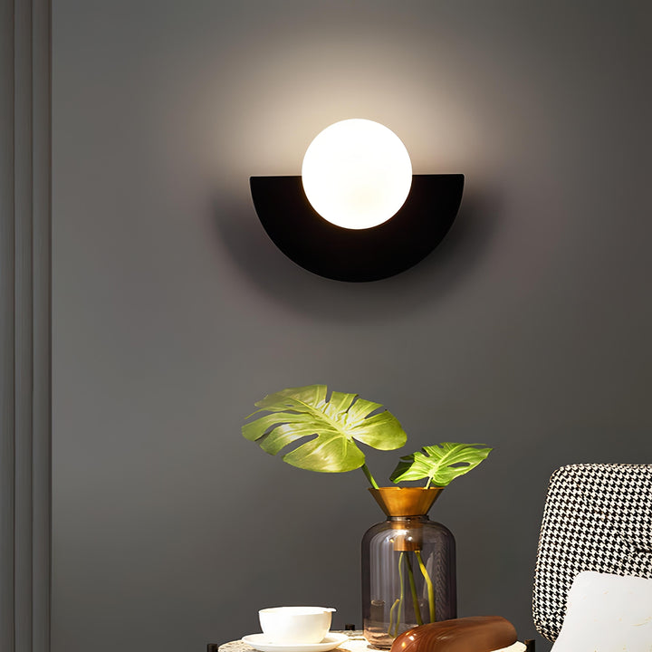 Nordisk halvsirkel vegglampe