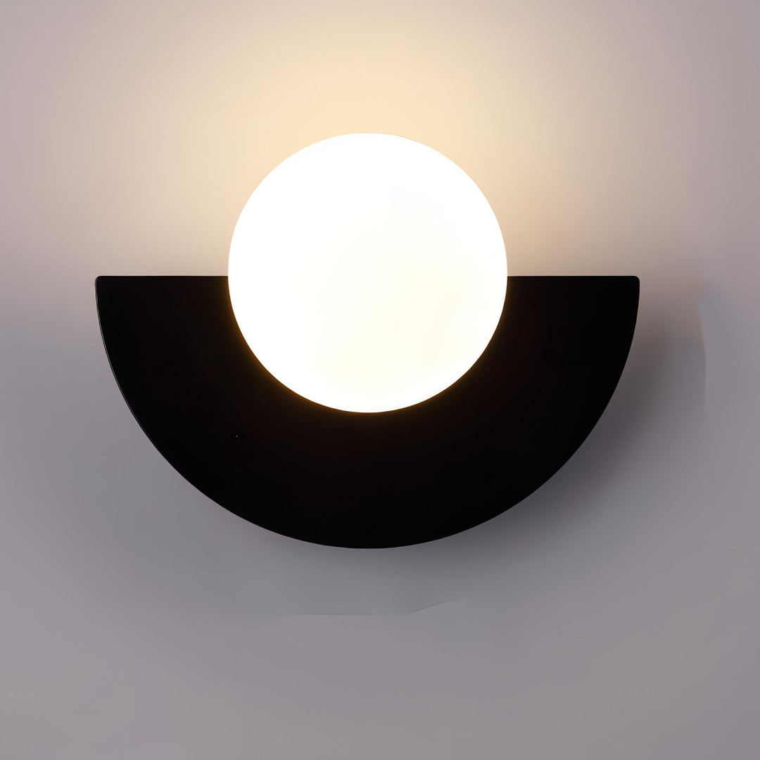 Nordisk halvsirkel vegglampe
