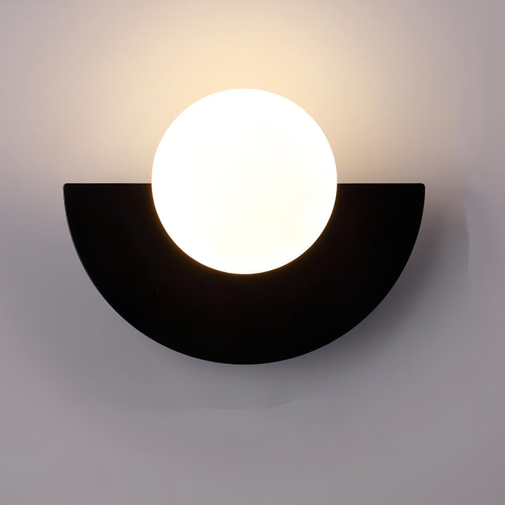 Nordisk halvsirkel vegglampe