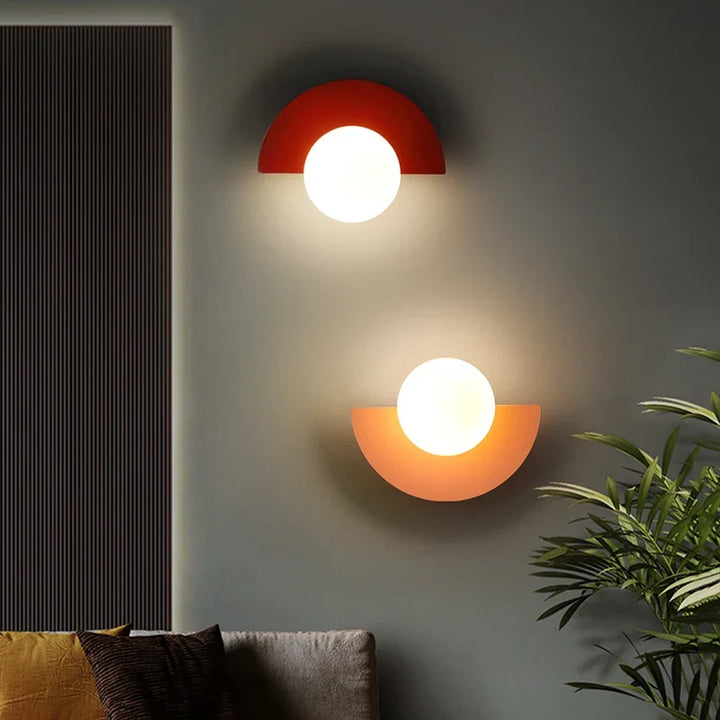 Moderne LED-vegglampe i geometrisk halvsirkelstil