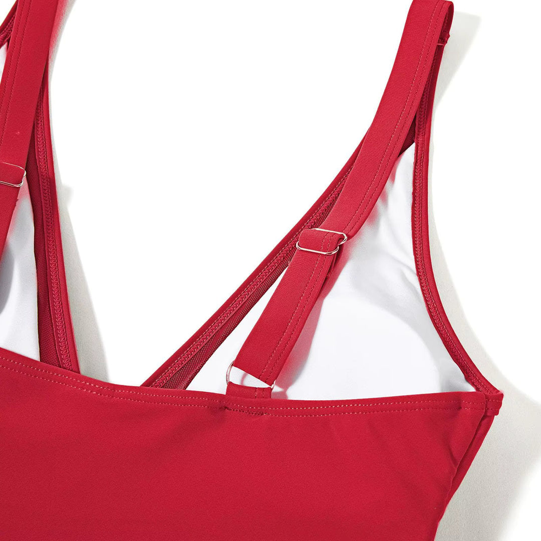 Elegant En-Delt Badedrakt med Flatterende Passform