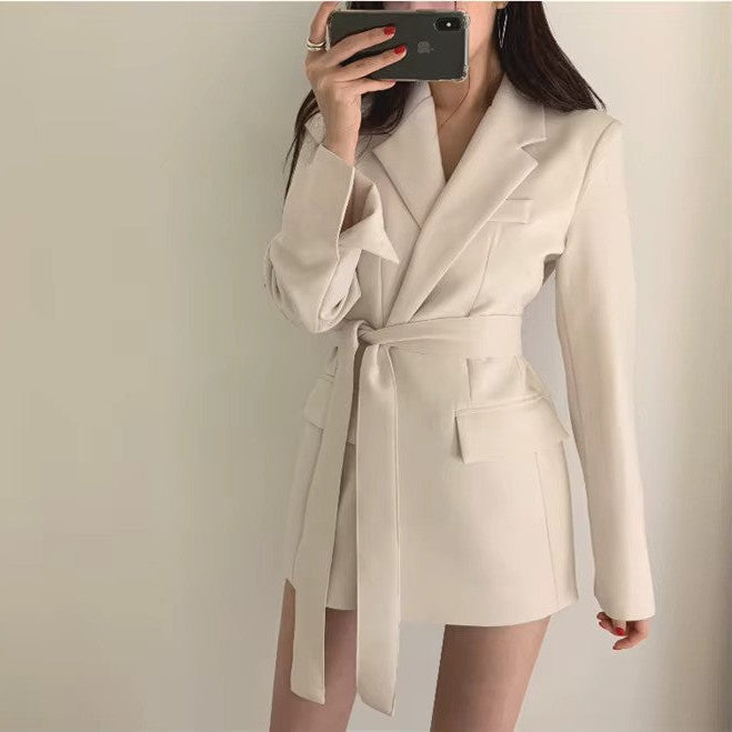 Kvinners Belted Blazer – Elegant Struktur & Allsidig Stil