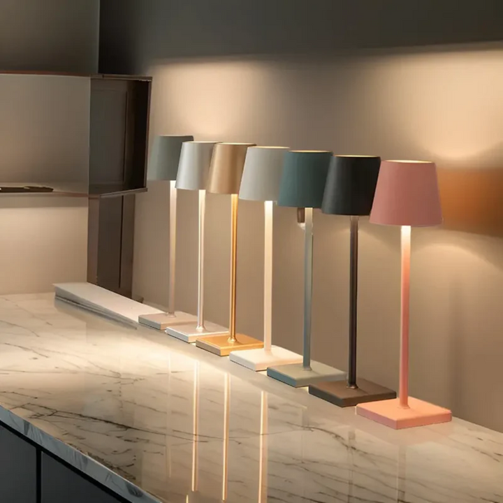 Multifunksjonell trådløs oppladbar bordlampe - NordicAura