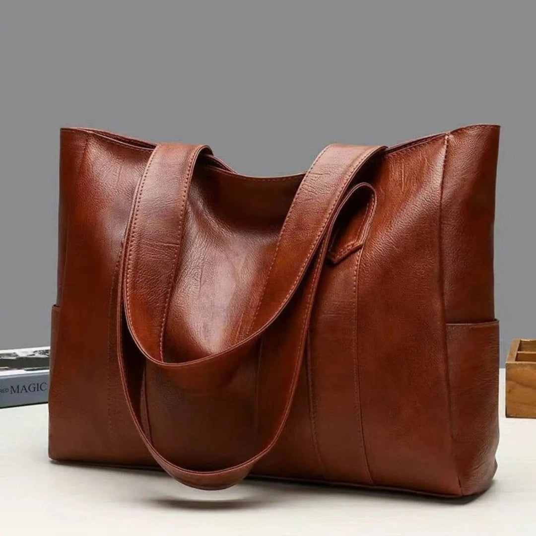 Elegant Skulderveske i Skinn med Retrostil og Glatt Overflate