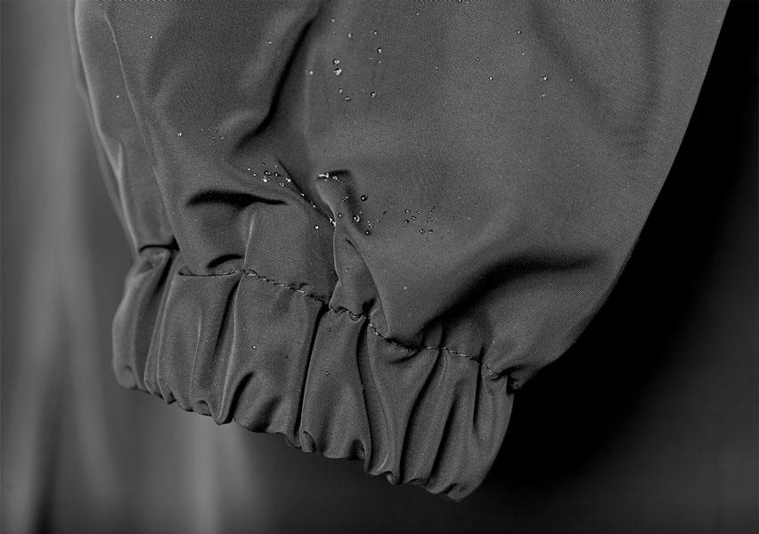 Oversized vanntett trenchcoat med hette