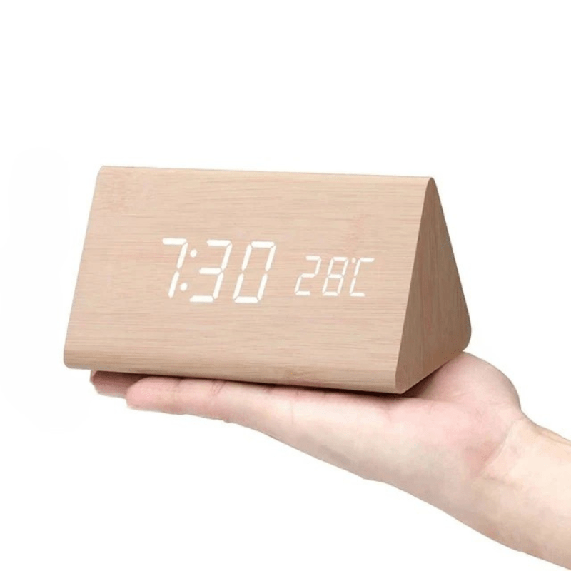Elegant LED-klokke i tre med stemmestyring