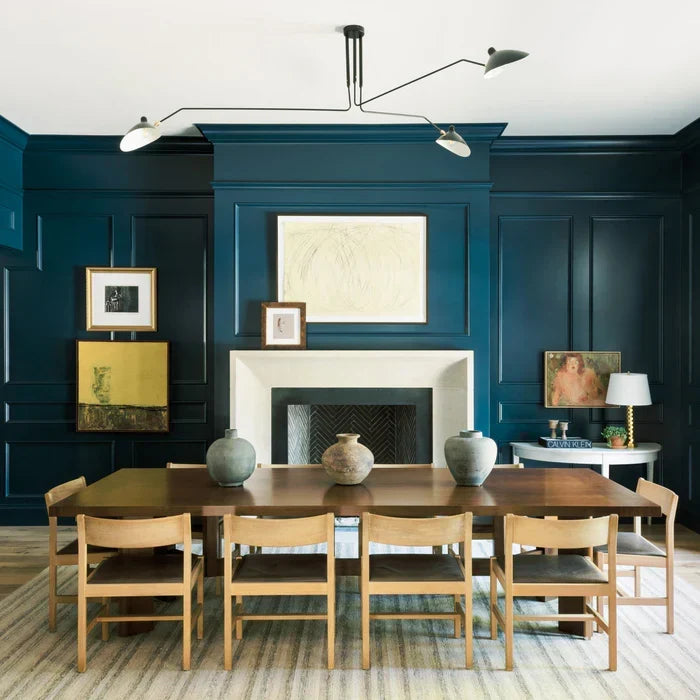 Svart taklampe med svingbare armer – moderne design