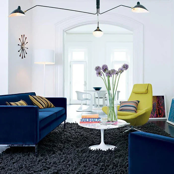 Svart taklampe med svingbare armer – moderne design