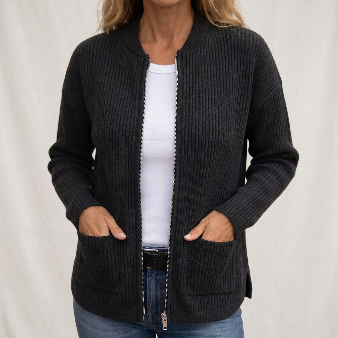 Myk cardigan med glidelås og dype frontlommer