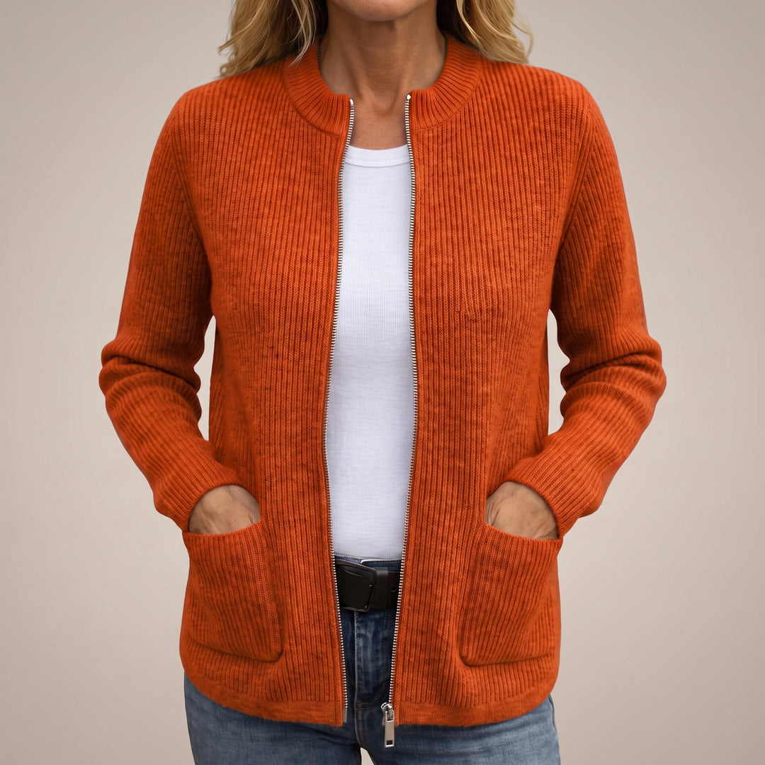 Myk cardigan med glidelås og dype frontlommer