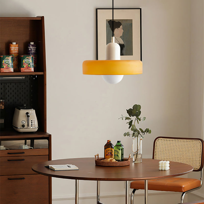 Bauhaus-pendellampe i farget glass