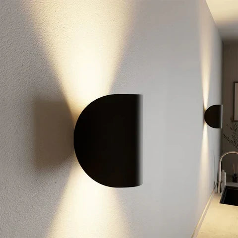 Justerbar Up-Down LED-vegglampe – varmt stemningslys, moderne design