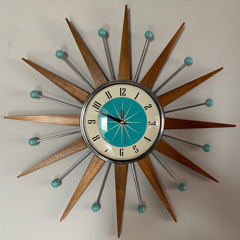 Håndlaget veggur i mid-century-stil | Retro veggdekor, stille og batteridrevet