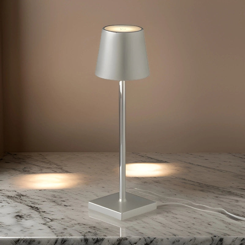 Trådløs, oppladbar bordlampe – elegant LED for innendørs og utendørs bruk