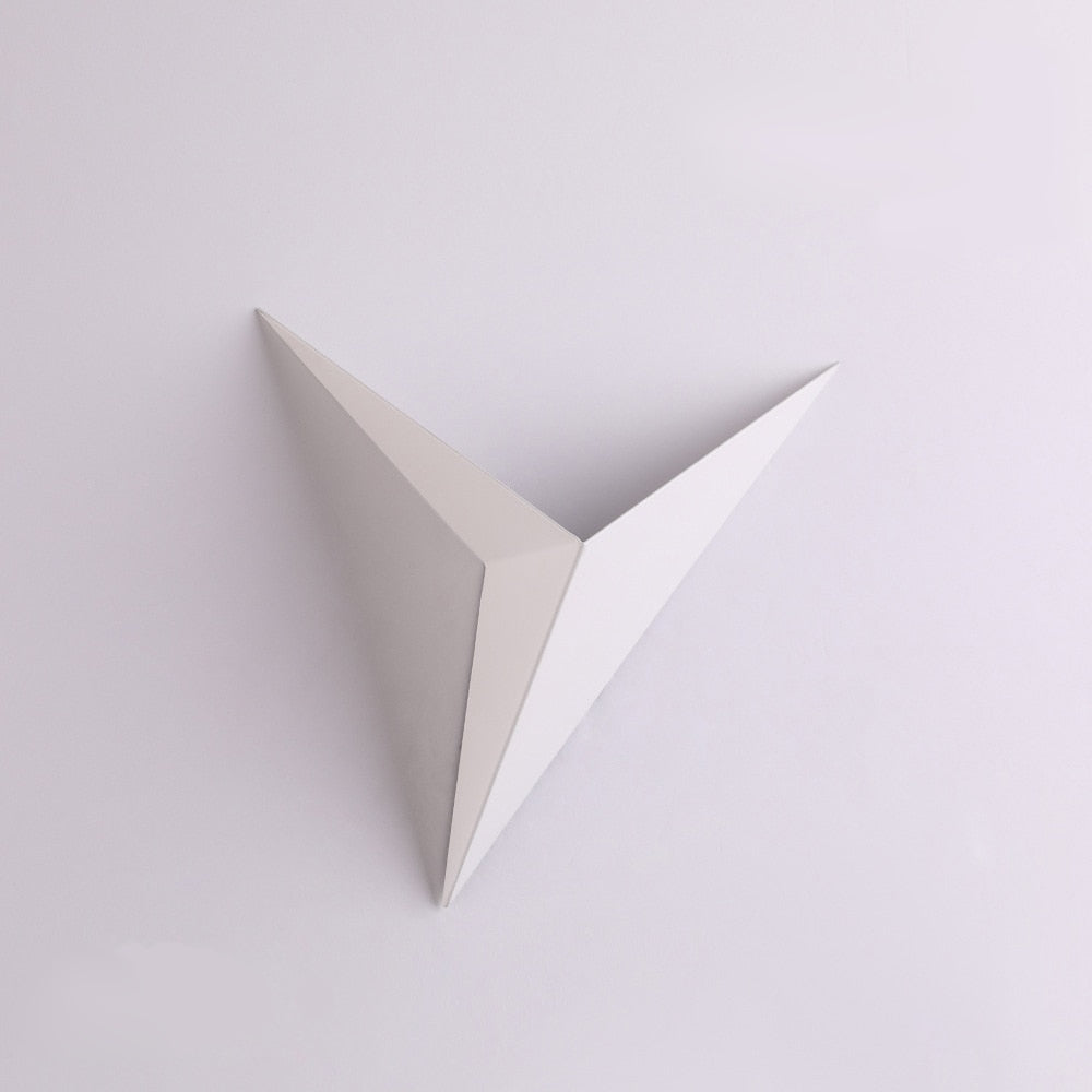 Moderne trekantet vegglampe - TrigoLux