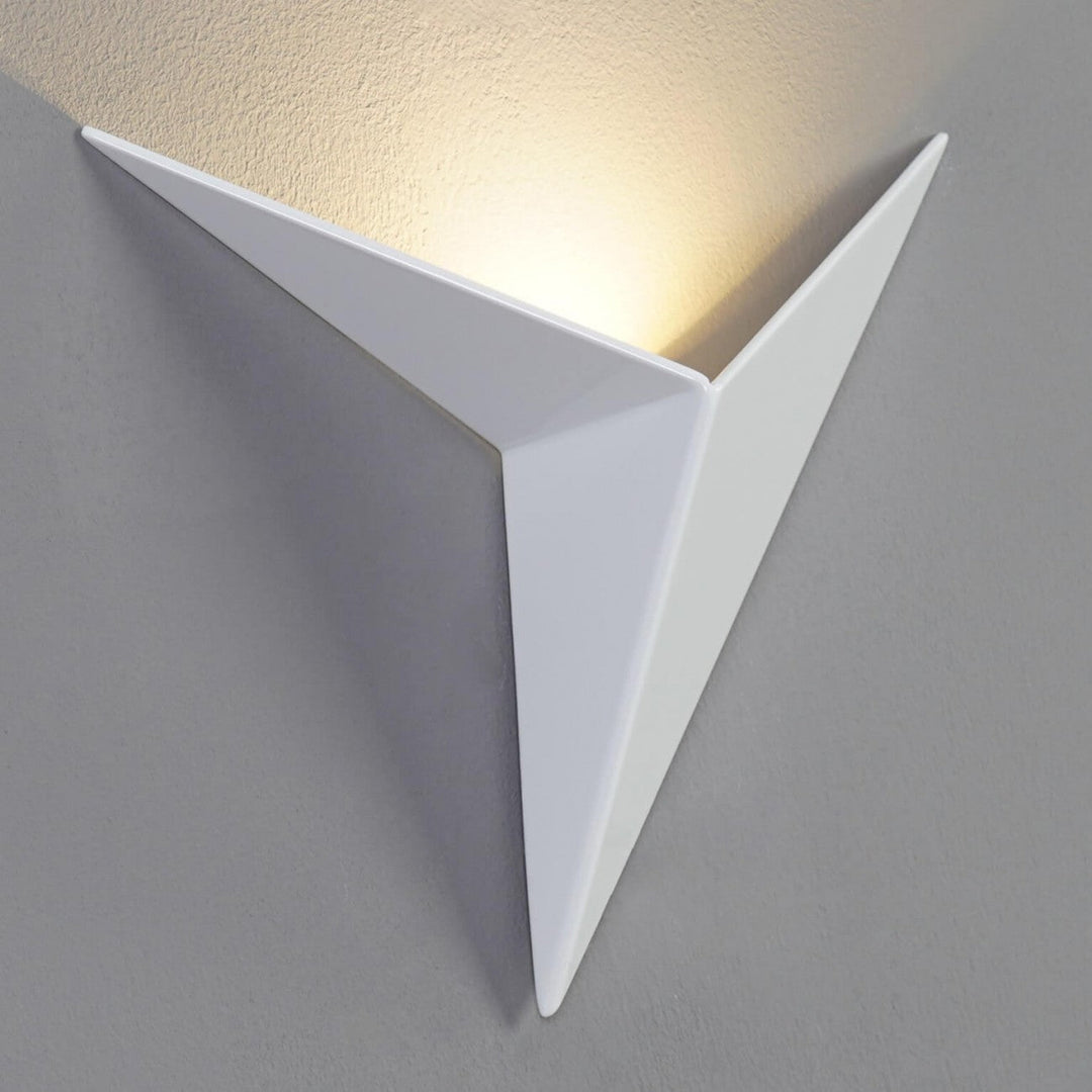 Moderne trekantet vegglampe - TrigoLux