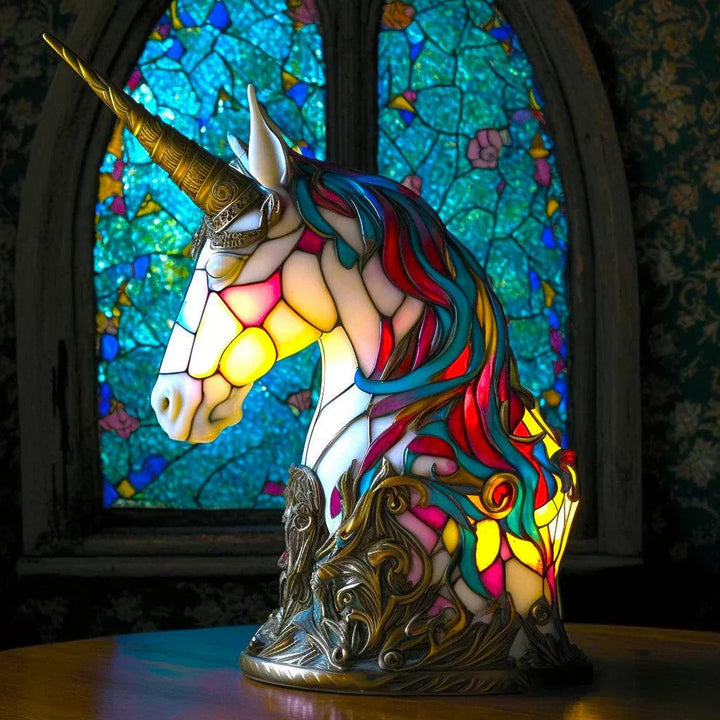 Dyrelampe i Kunstnerisk Mosaikkglass – Farge og Stemning i Hjemmet