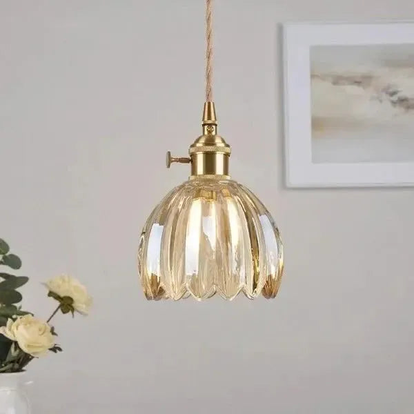Elegant hengelampe i glass formet som en blomst - Atmosfærisk lys