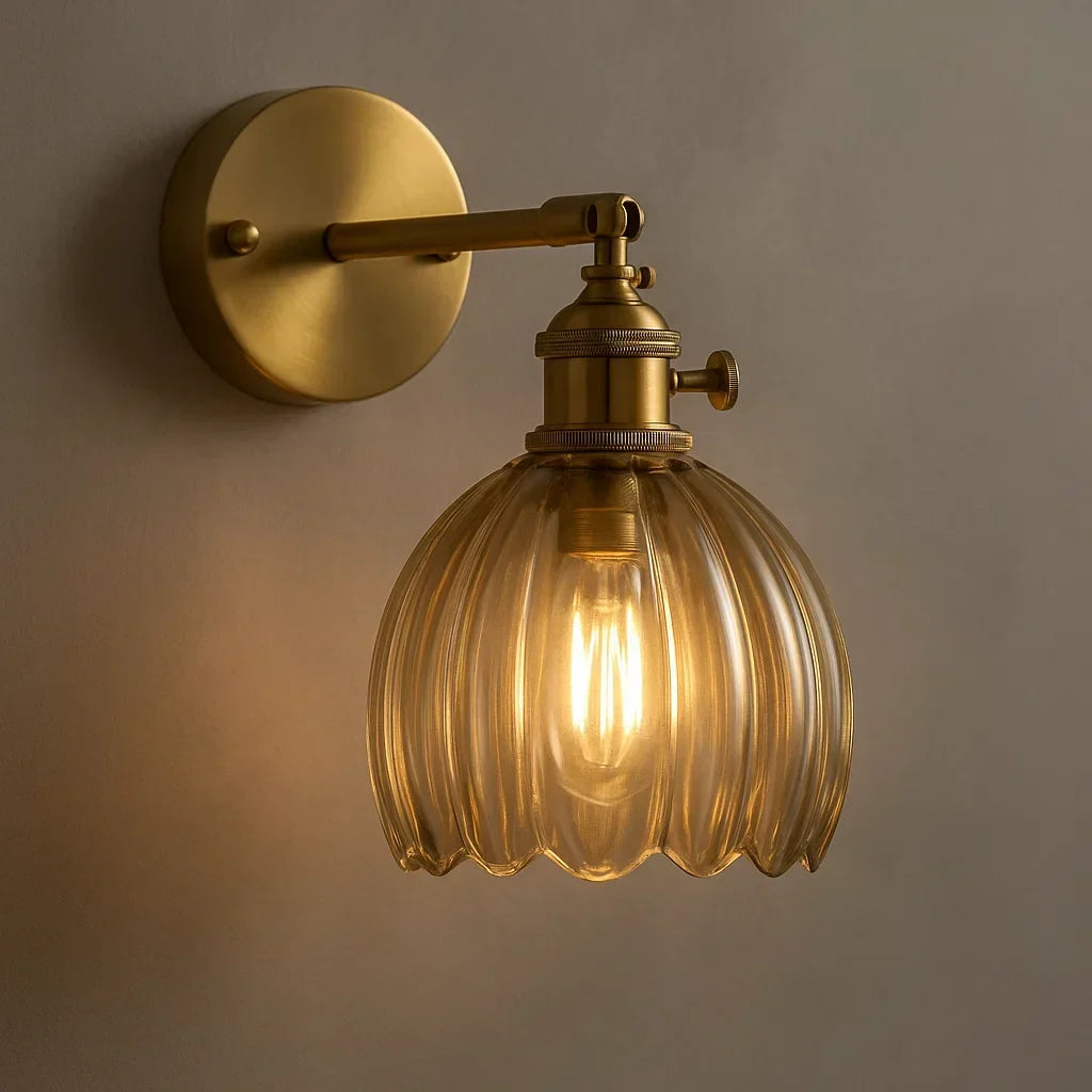 Retro vegglampe | Tulipandesign i glass | Elegant belysning