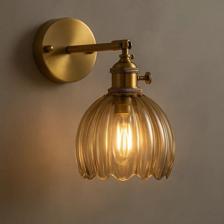 Retro vegglampe | Tulipandesign i glass | Elegant belysning