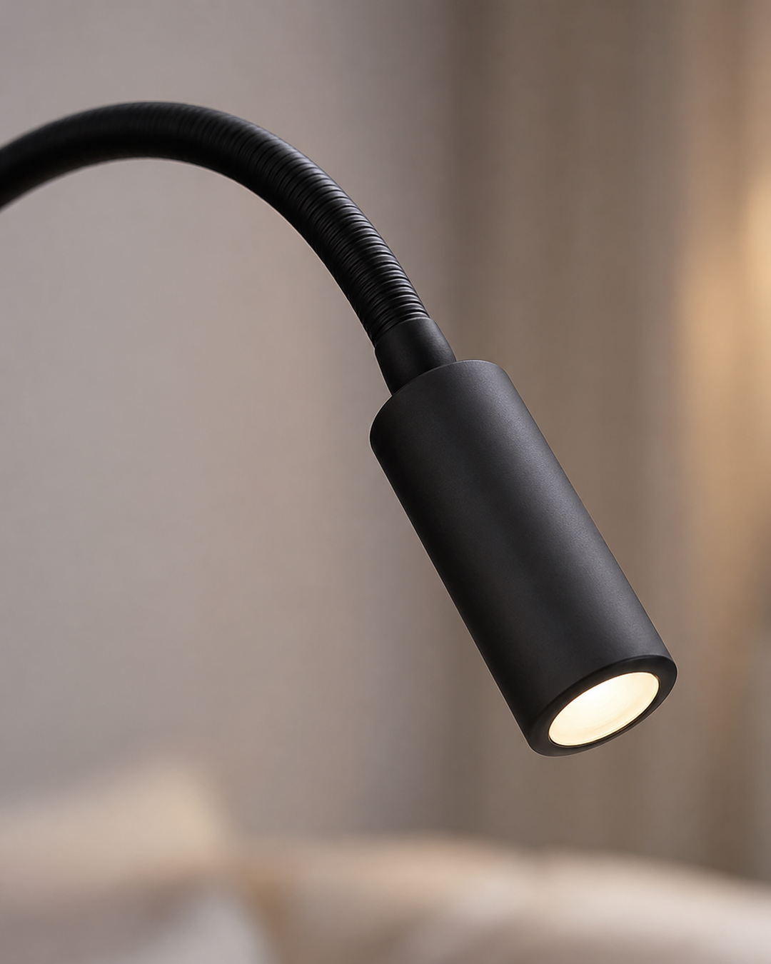 Fleksibel vegglampe med svanehals – justerbar, moderne leselampe til seng og sofa