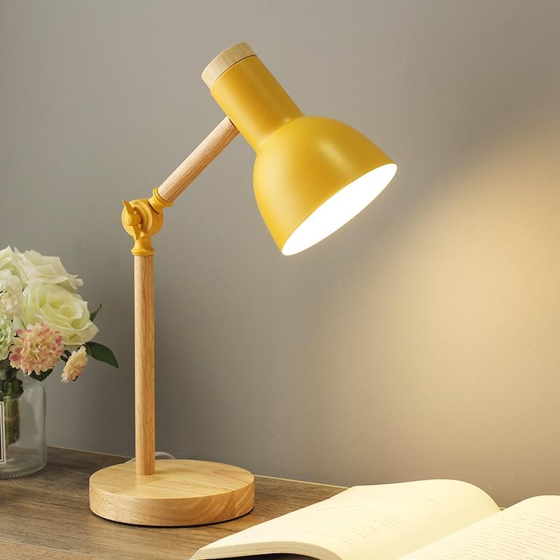 Skandinavisk Bordlampe i Tre - LumiNord