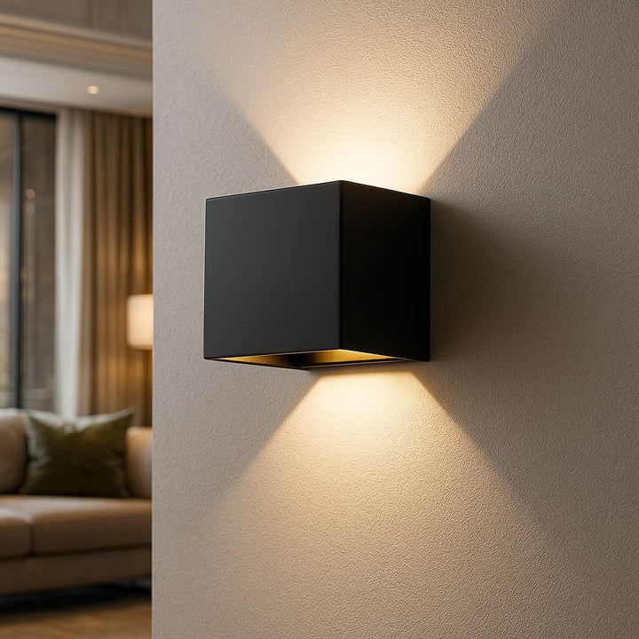 Trådløs Vegglampe for Innendørs og Utendørs Bruk | LED-lampe med Batteri og Sensor | GlowCube