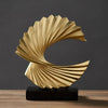 Elegant Halvmåne-skulptur – LunarGrace