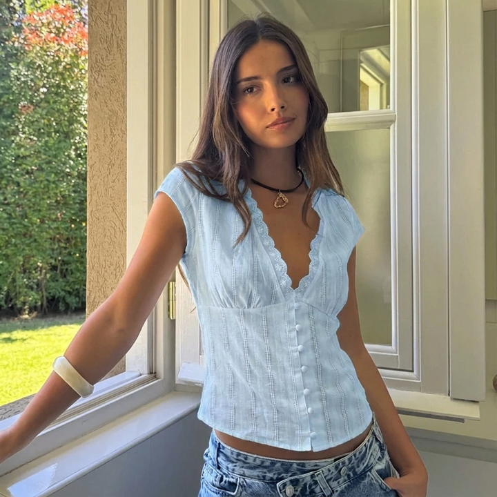 Dame Blondekant V-Hals Knappe-Front Crop Top