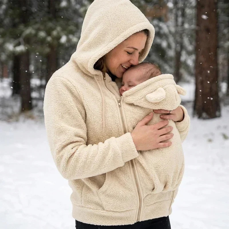 Myk fleece-hettegenser for babybæring med frontlomme