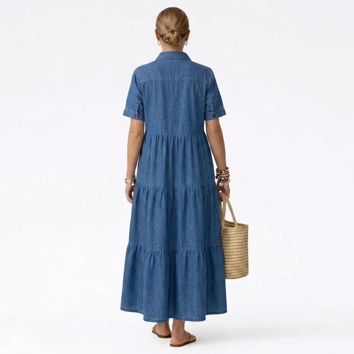 Midikjole med denimtrykk – uformelt snitt med knappelist foran