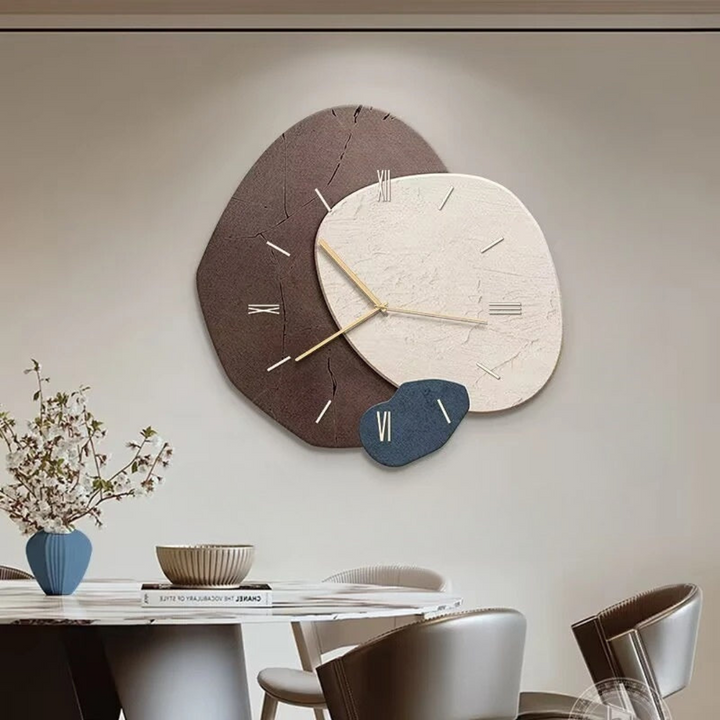 Veggur i tre med LED-lampe | Elegant og praktisk design